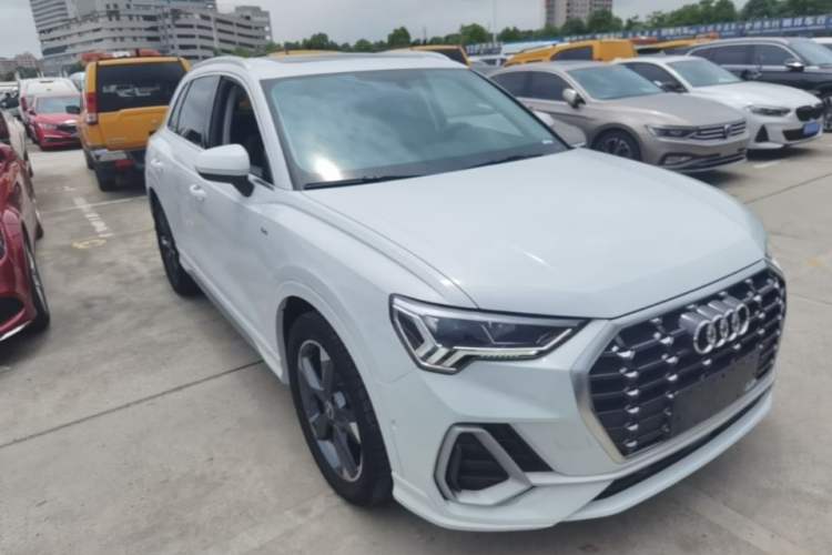 Audi Q3 2022 — 3