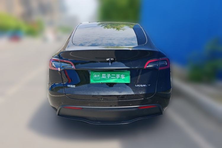 Tesla Model Y 2022 — 5