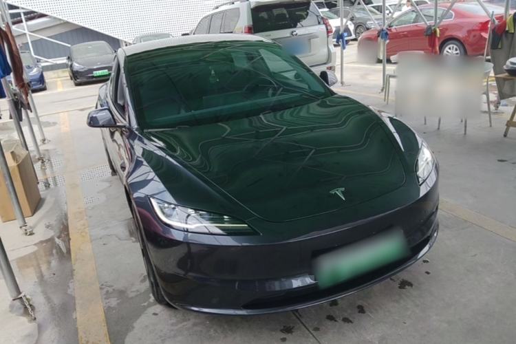Tesla Model 3 2023 — 3
