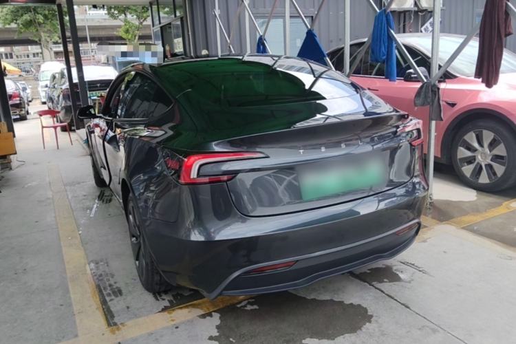 Tesla Model 3 2023 — 4
