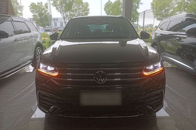 Volkswagen Tiguan L 2023 — фото 2