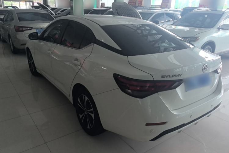 Nissan Sentra 2022 — 4