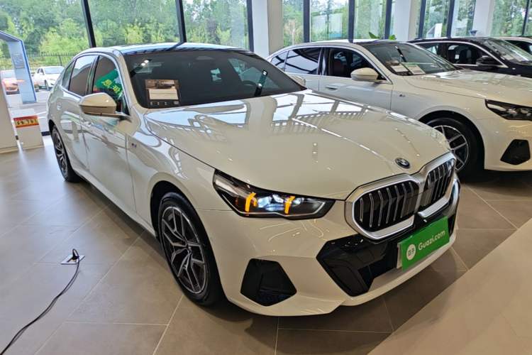 BMW i5 2025 — фото 3