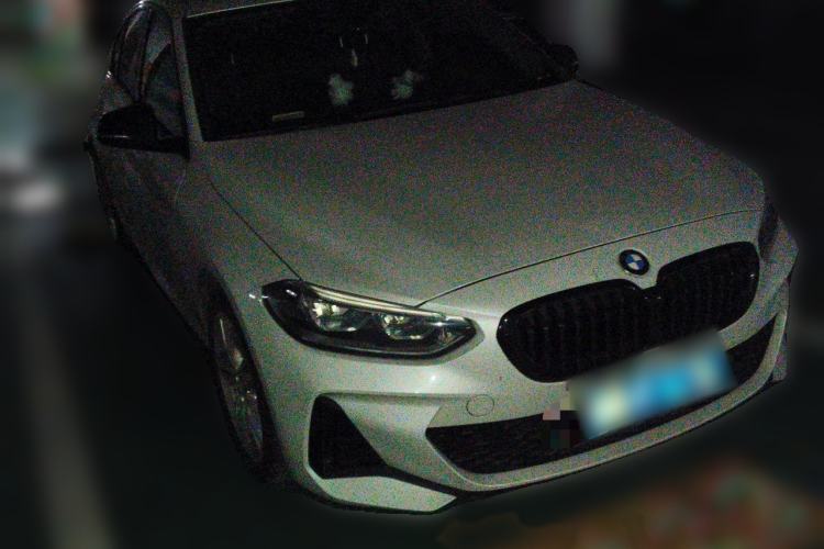 BMW 120i 2023 — 3