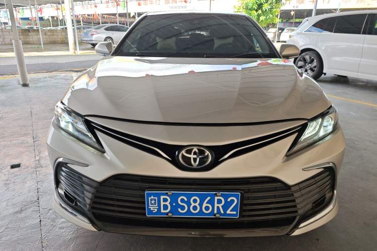 Toyota Camry 2021 — фото 2