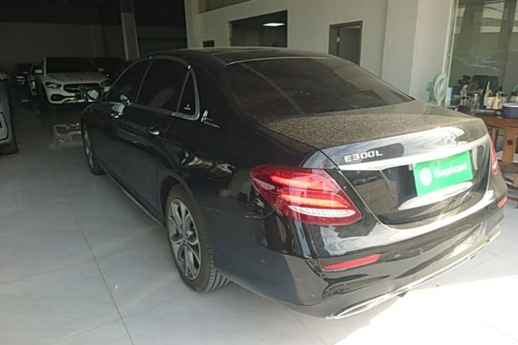 Mercedes-Benz E 300 L 2020 — 4