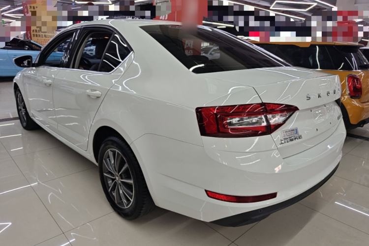 Skoda octavia 2021 — фото 4