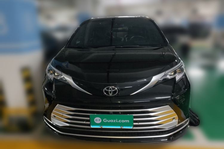Toyota Sienna 2024 — 2