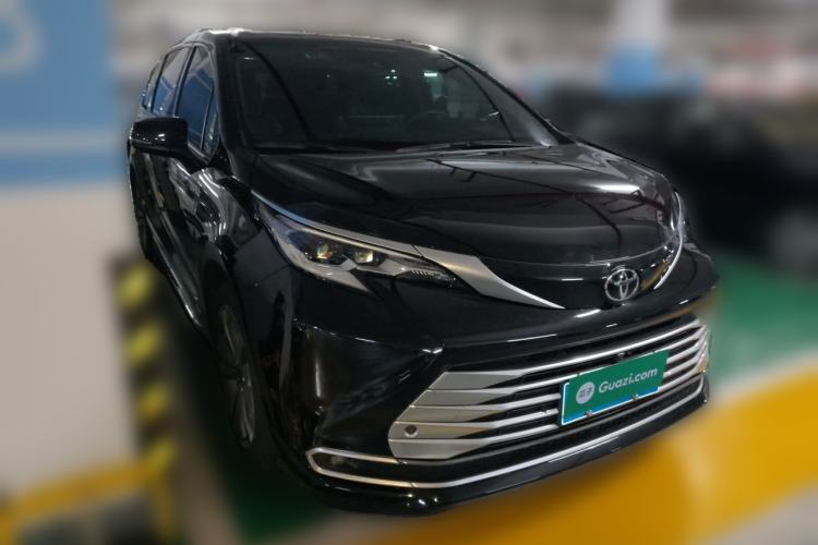 Toyota Sienna 2024 — 3