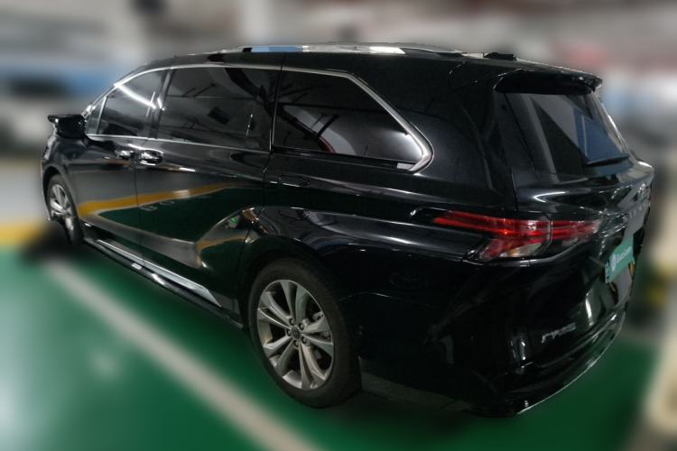 Toyota Sienna 2024 — 4