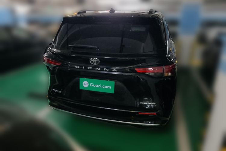 Toyota Sienna 2024 — 5