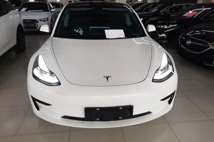 Tesla Model 3 2022 — 2