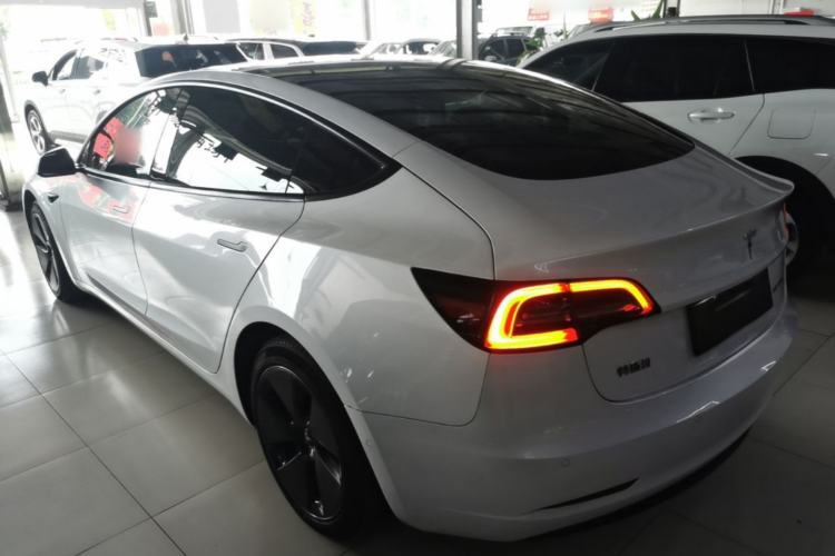 Tesla Model 3 2022 — 4