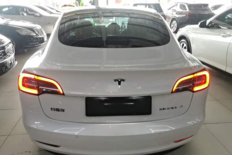 Tesla Model 3 2022 — 5