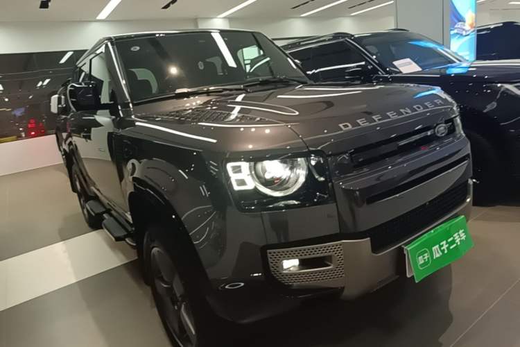 Land Rover rover defender 2025 — фото 3