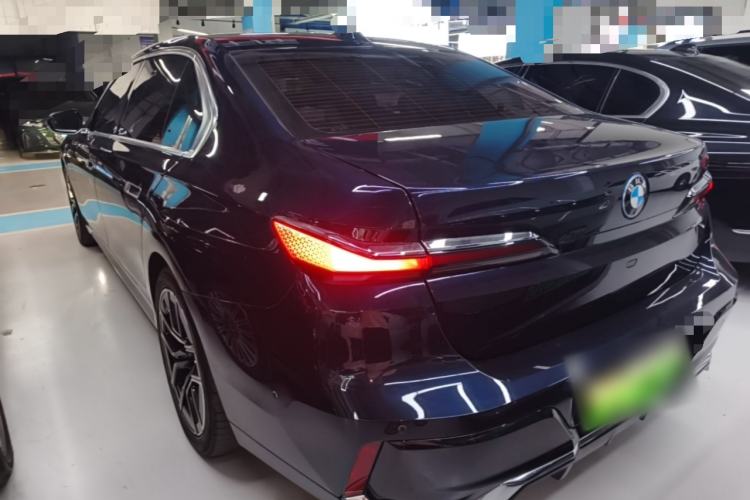 BMW i7 2023 — фото 4