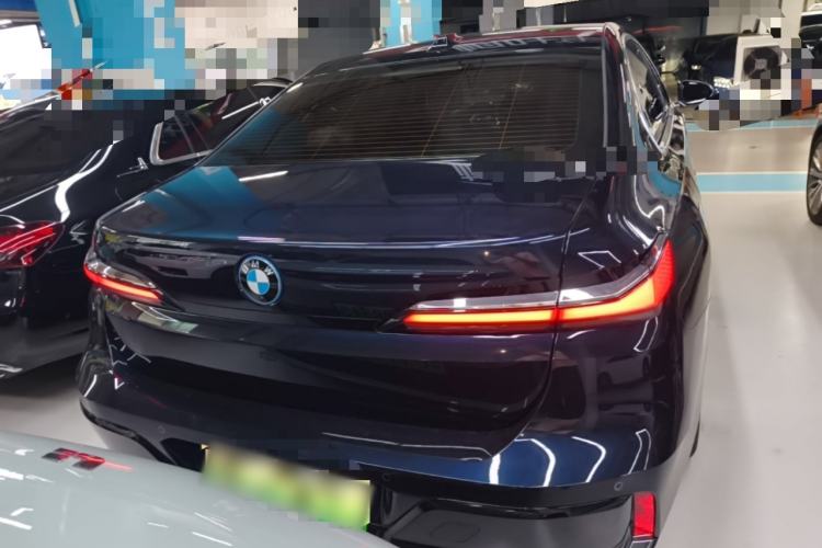 BMW i7 2023 — фото 5