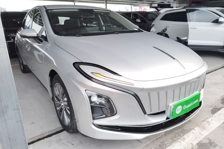 Hongqi E-QM5 2022 — 3
