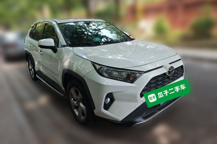 Toyota RAV4 2021 — 3