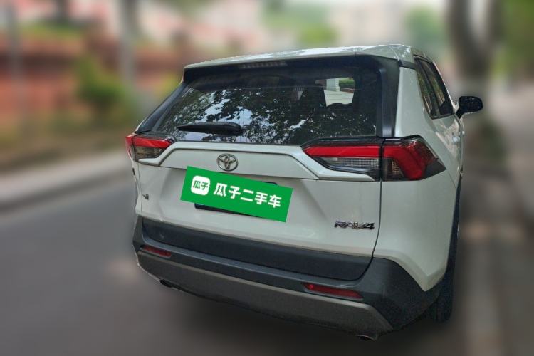 Toyota RAV4 2021 — 5