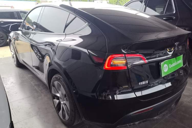 Tesla Model Y 2022 — 4