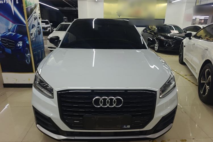 Audi Q2L 2021 — 2