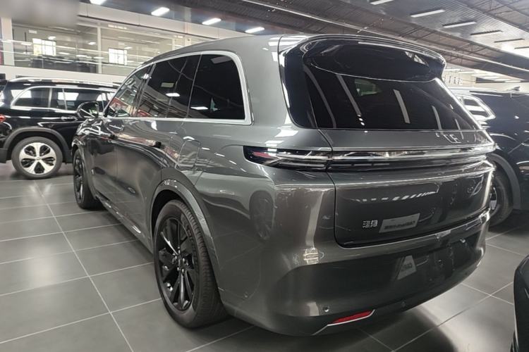 Li Auto L8 2023 — 4