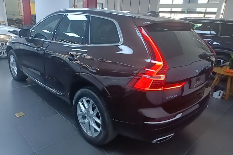 Volvo XC60 2021 — фото 4