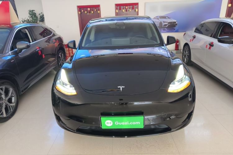 Tesla Model Y 2023 — 2