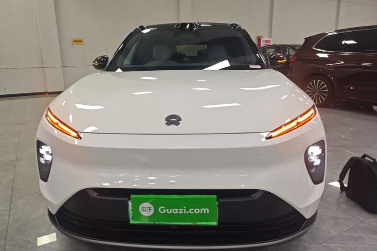 NIO ES8 2023 — 2