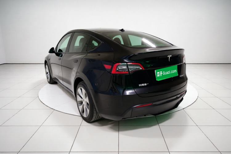 Tesla Model Y 2022 — 4