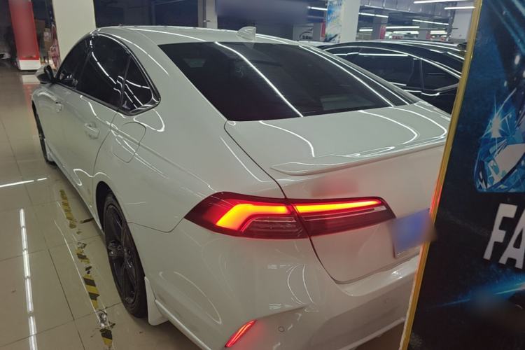Honda Accord 2023 — 4