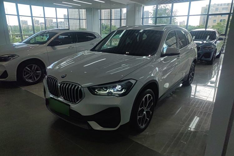 BMW X1 2022 — фото 1