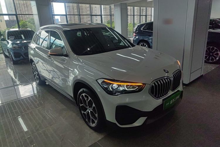 BMW X1 2022 — фото 3