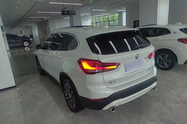 BMW X1 2022 — фото 4