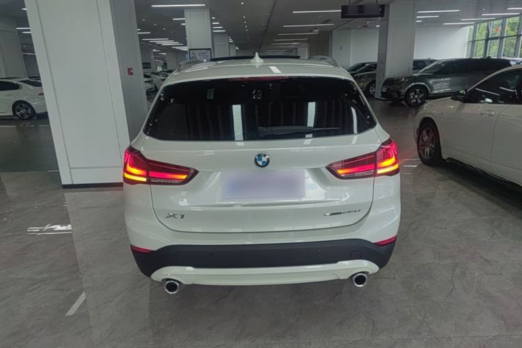BMW X1 2022 — фото 5