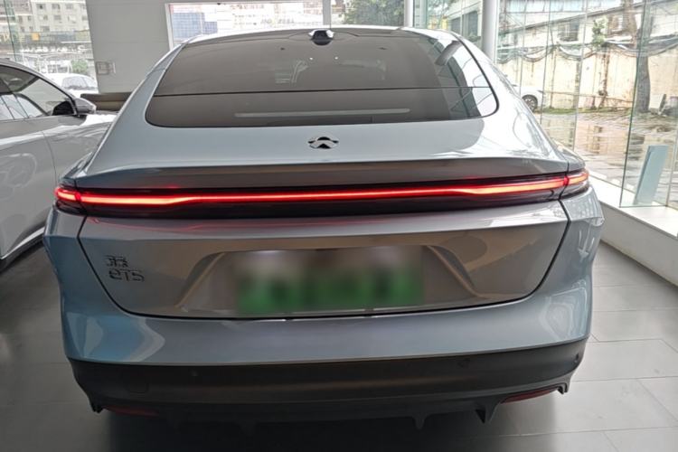 NIO ET5 2022 — 5