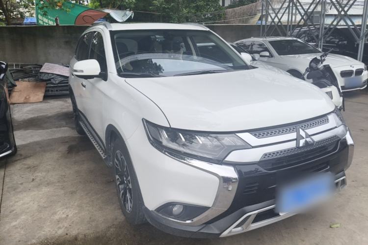 Mitsubishi Outlander 2019 — 3
