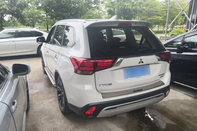 Mitsubishi Outlander 2019 — 4