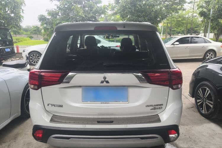 Mitsubishi Outlander 2019 — 5