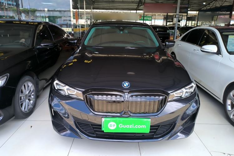 BMW i3 2023 — 2