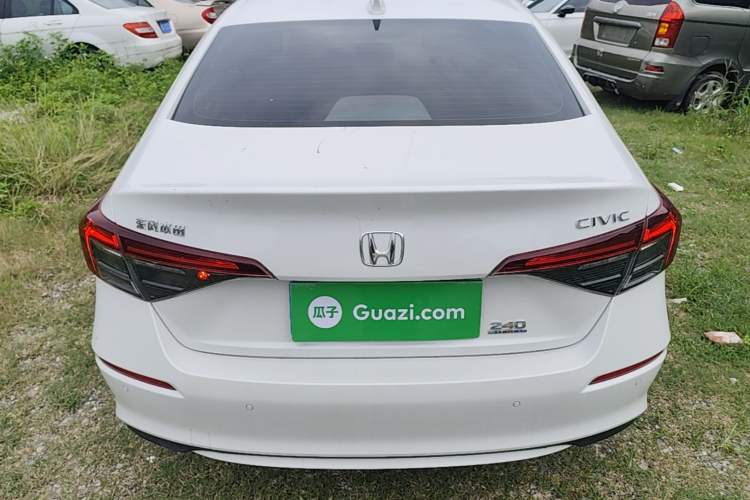 Honda Civic 2025 — 5