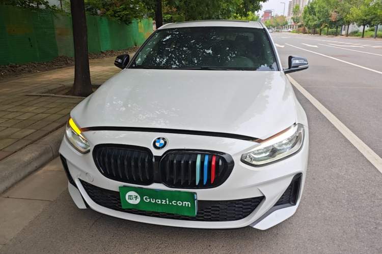 BMW 120i 2022 — фото 2