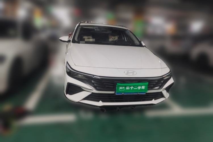 Hyundai Elantra 2023 — фото 2