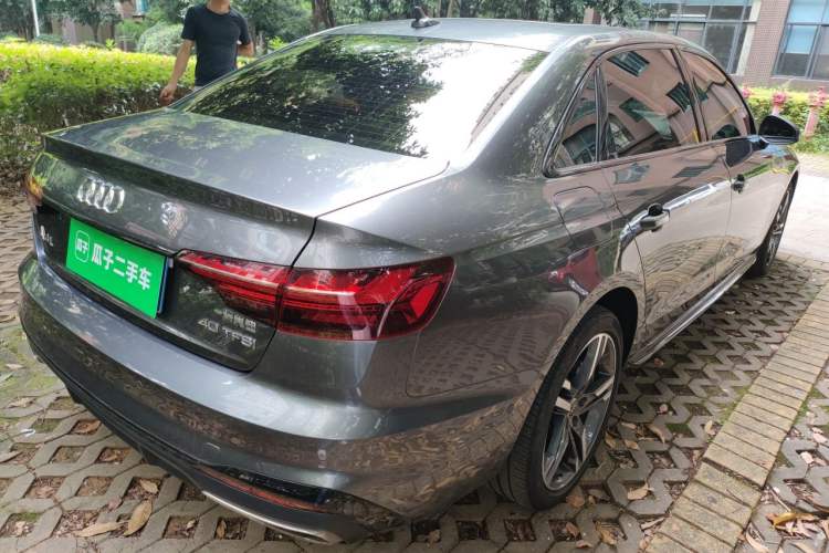 Audi A4 2022 — 4