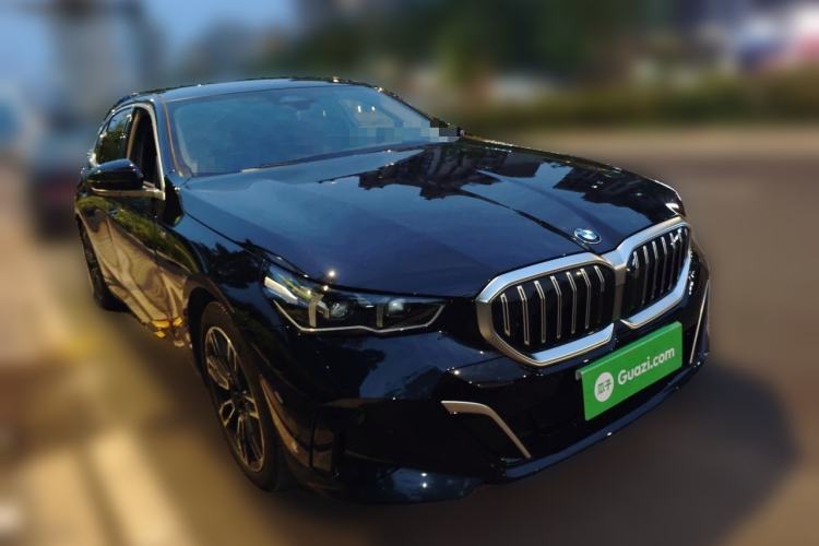BMW 530Li 2025 — 3