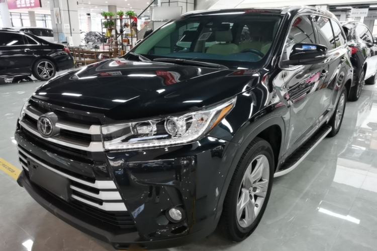 Toyota Highlander 2021 — фото 1