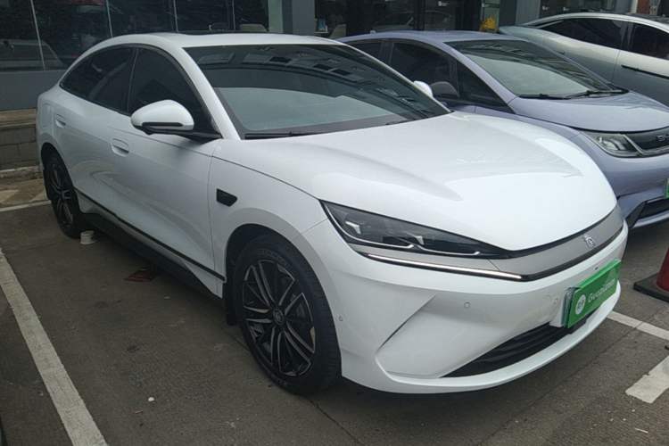 BYD Qin L 2025 — 3