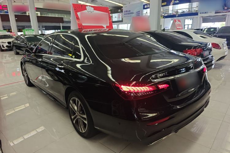 Mercedes-Benz E 260 L 2023 — 4