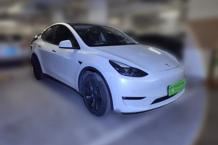 Tesla Model Y 2023 — 3
